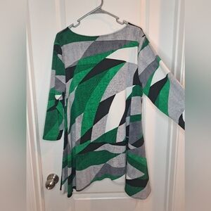 Alfani Women's Green and White Graphic Tunic Top Size Large